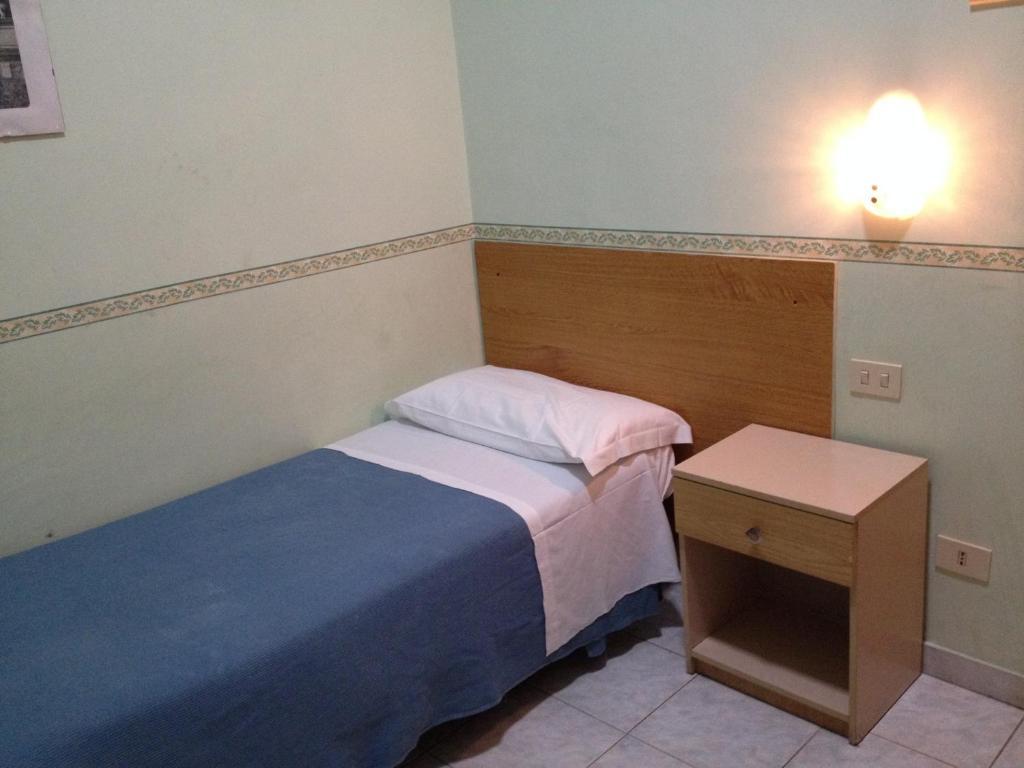 Collina Suites Rom Værelse billede